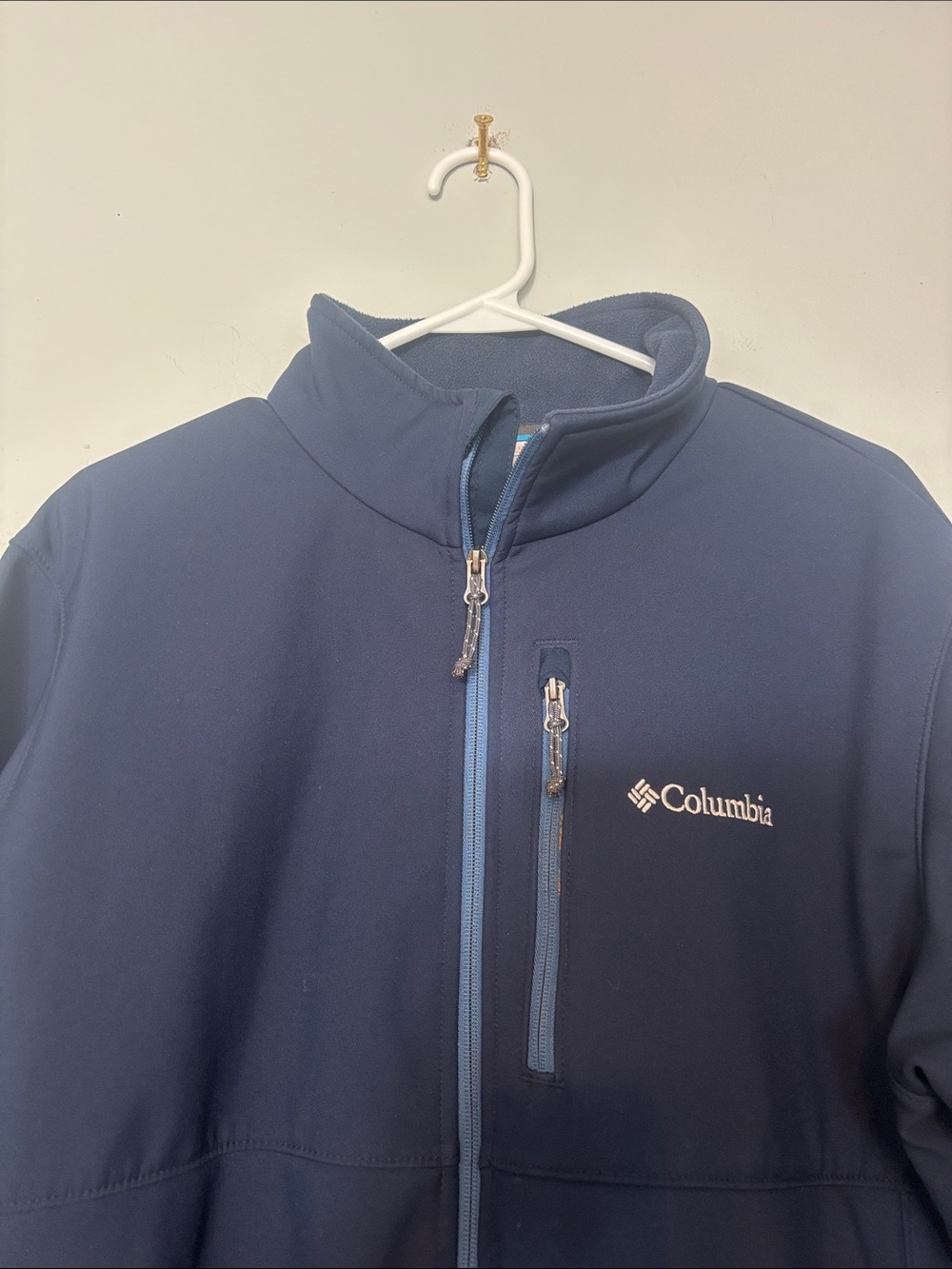 Columbia Men's Navy Blue Performance Softshell Jacket - Picture 2 of 5
